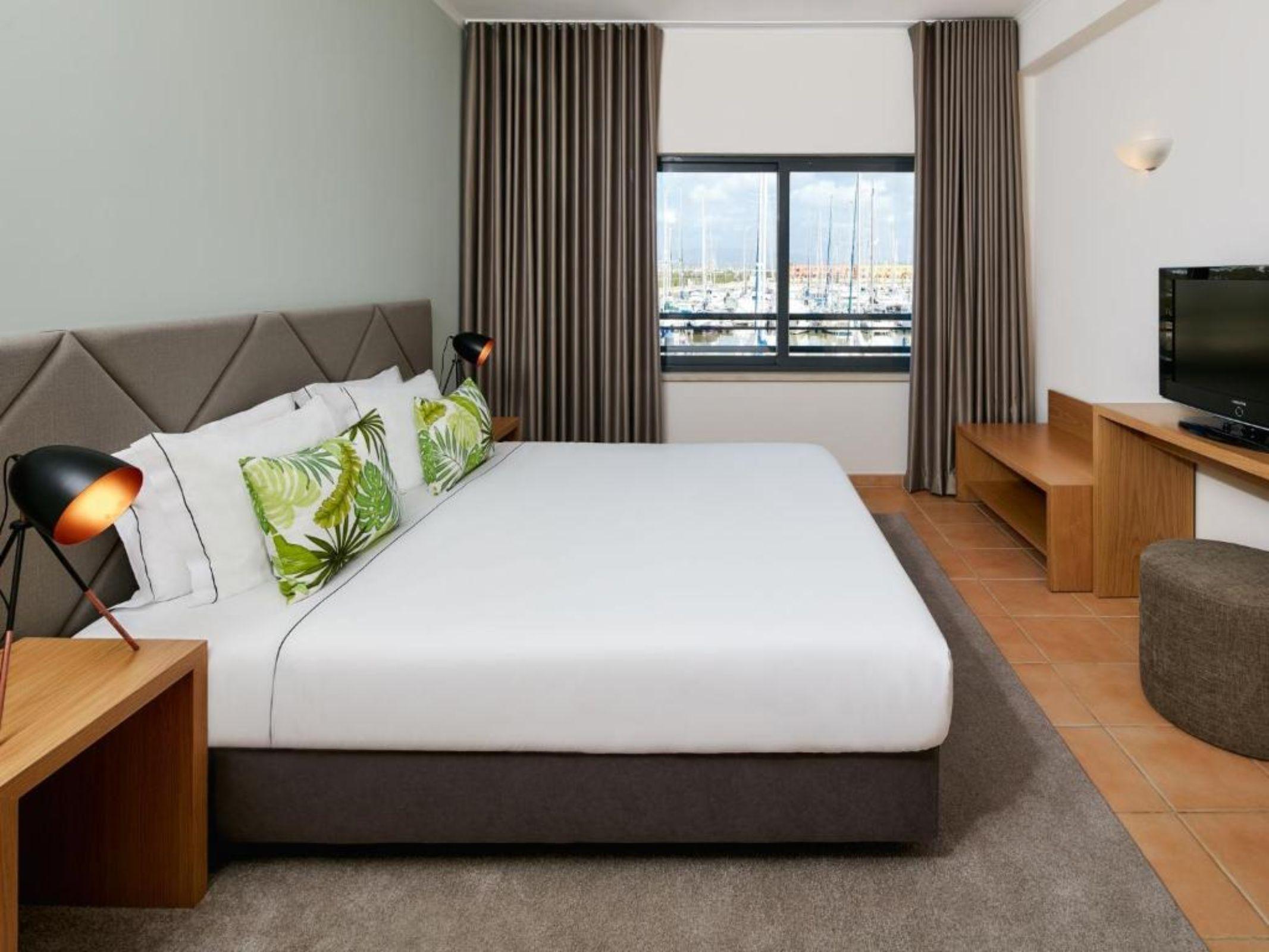 Nh Marina Portimao Resort Екстериор снимка